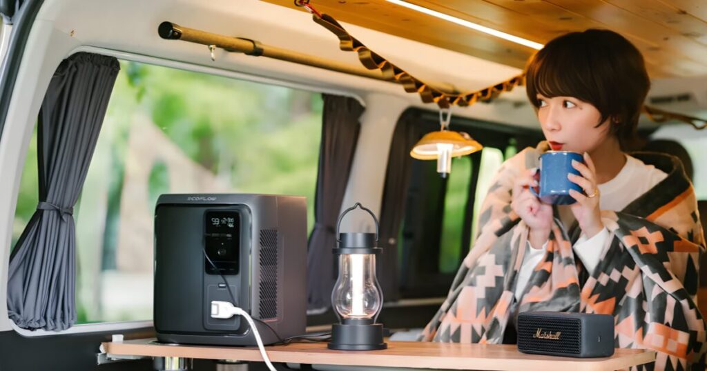 DELTA 3 1000 Airで車中泊をしている女性